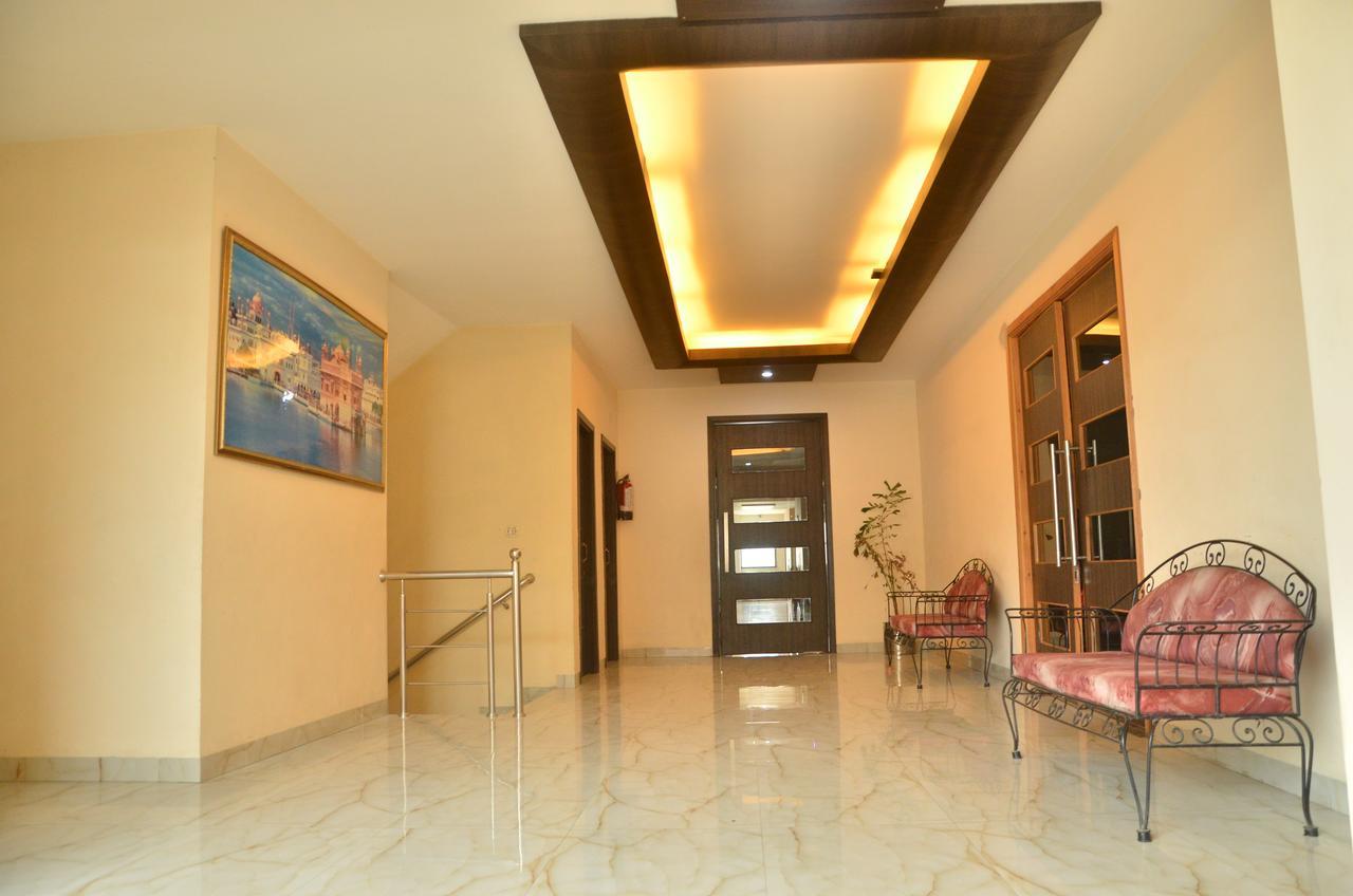 Hotel Milan Palace อัมริตสา ภายนอก รูปภาพ